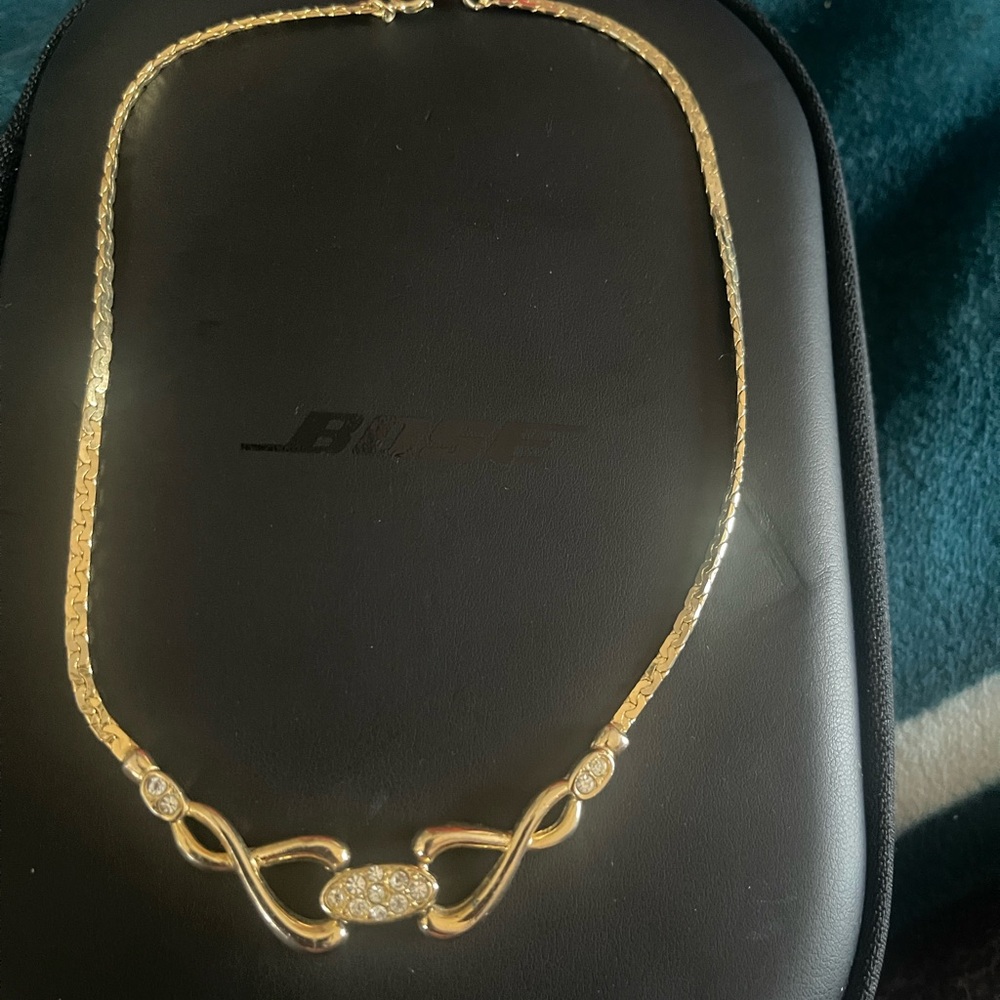 Nina Ricci Elegant Gold Necklace with Crystal Accents